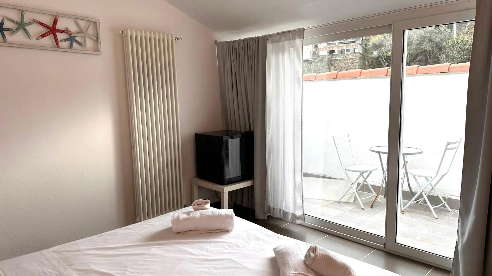 Marina Vernazza Design Rooms 0*,