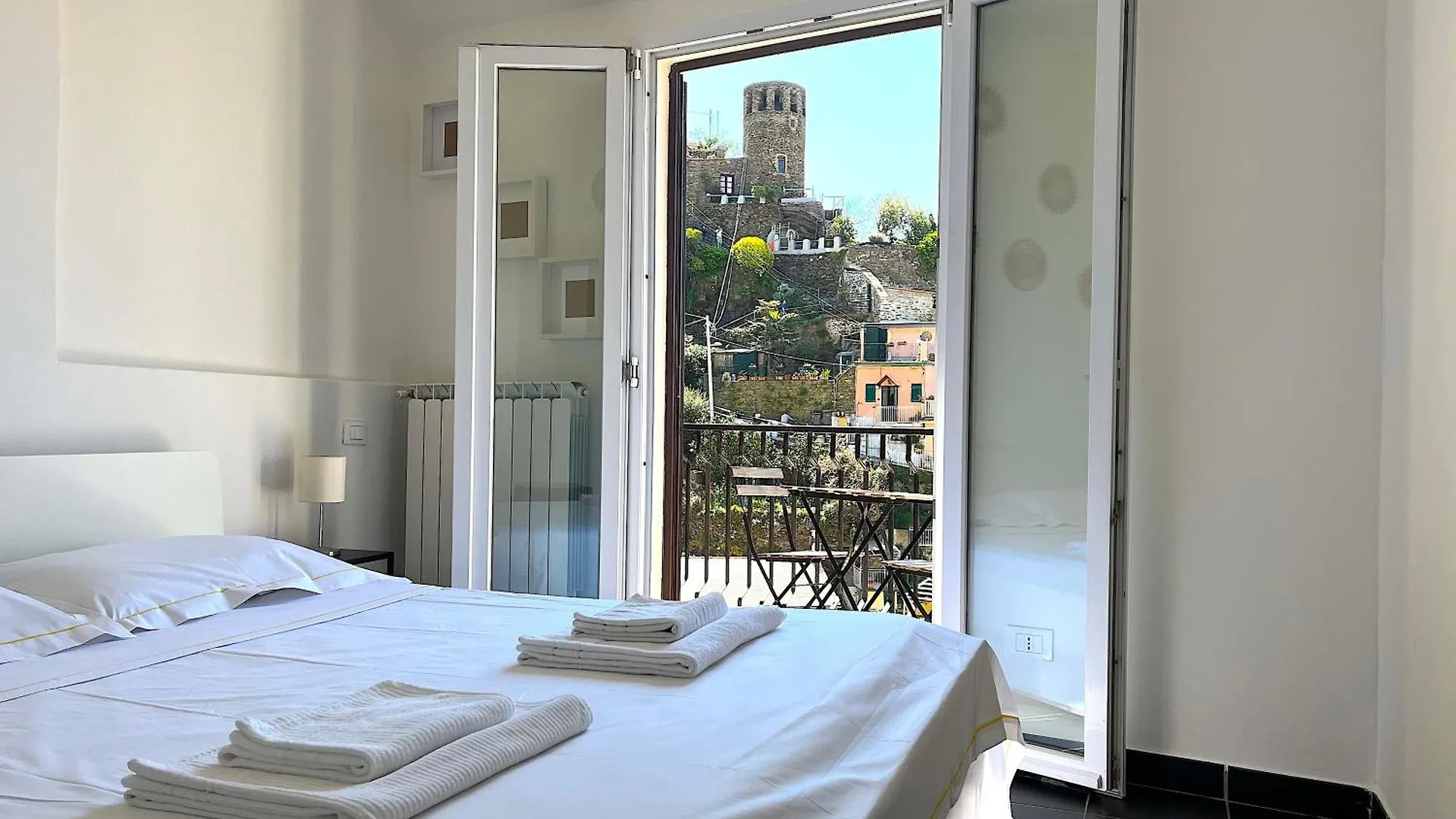 Marina Vernazza Design Rooms Guest house
