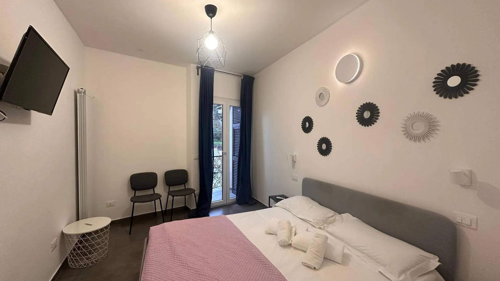 Marina Vernazza Design Rooms 0*,  Italy