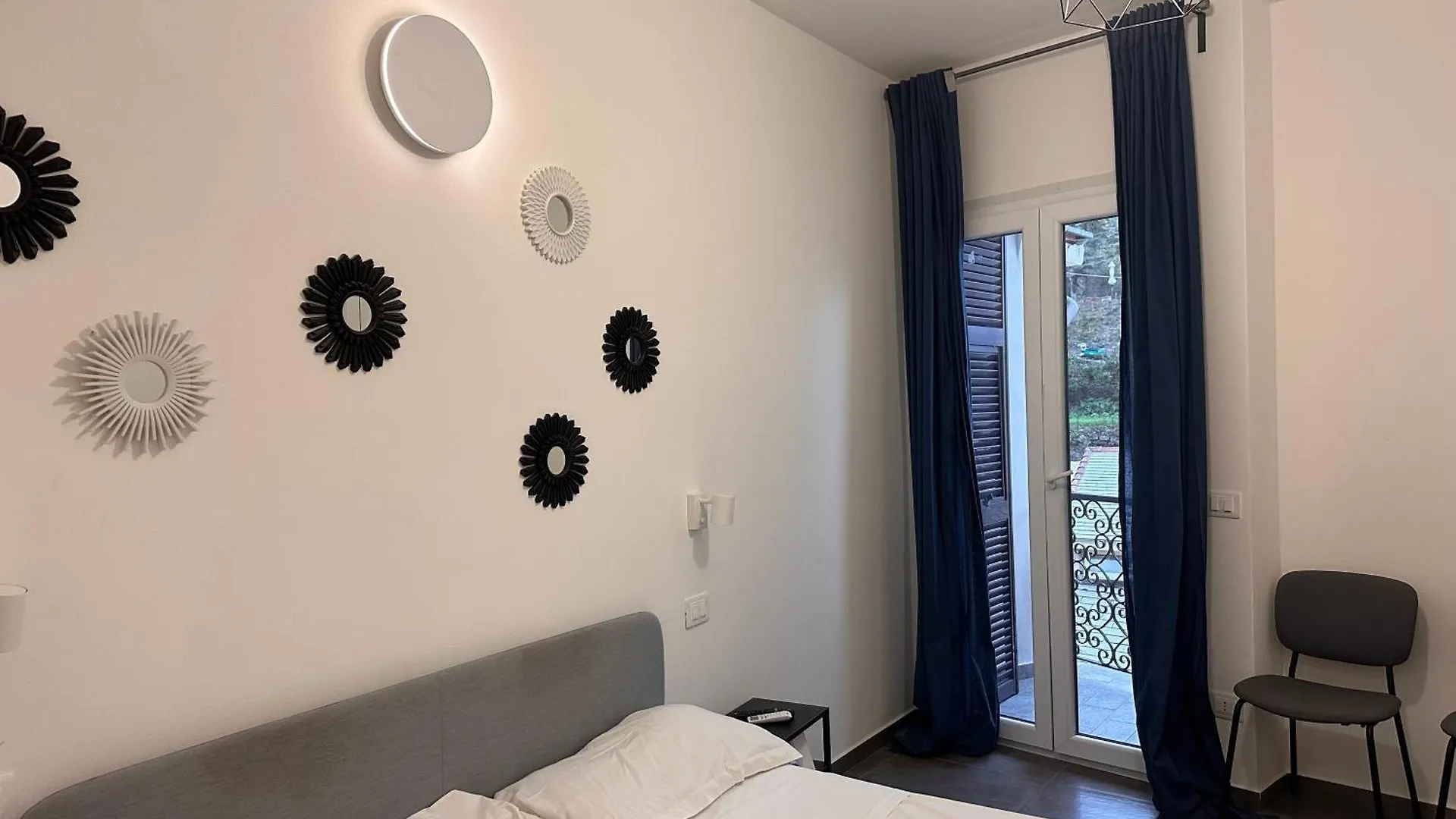 Marina Vernazza Design Rooms Guest house