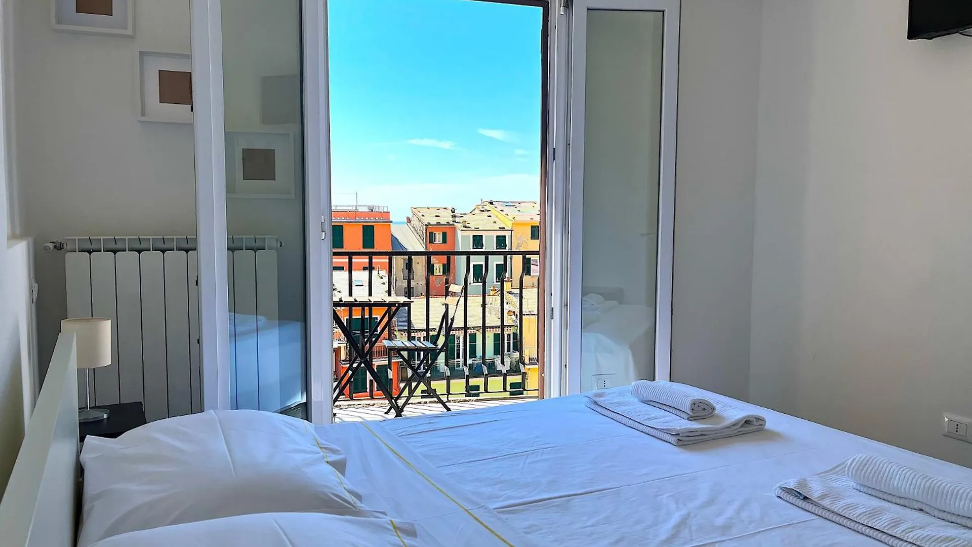 Marina Vernazza Design Rooms contacts